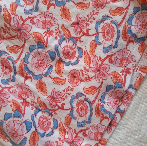 Vineyard Vines girls size XL shorts romper, floral design, has pockets, EUC - Picture 3 of 7